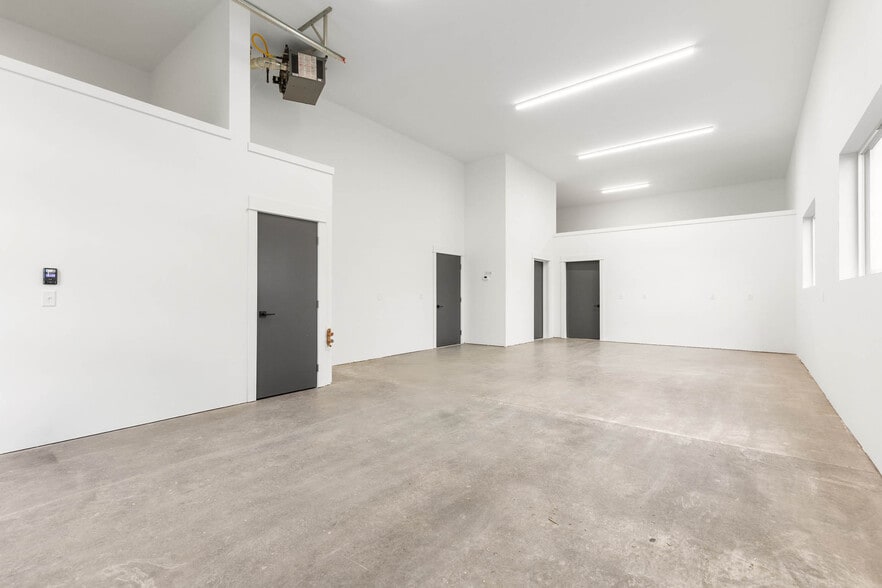 More Photos Of 204 Fletching way, Belgrade Showroom For Sale