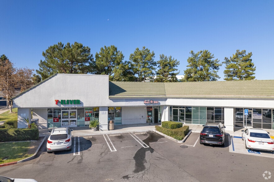 More Photos Of 24401 Ridge Route Dr, Laguna Hills General Retail For Lease