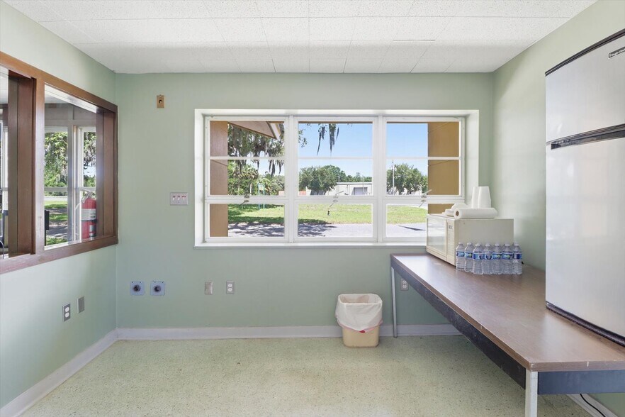 More Photos Of 18150 SE 72 Ave, Inglis Office For Sale