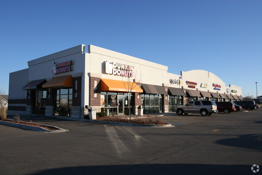 More Photos Of 2933 Kirk Rd, Aurora Freestanding For Lease