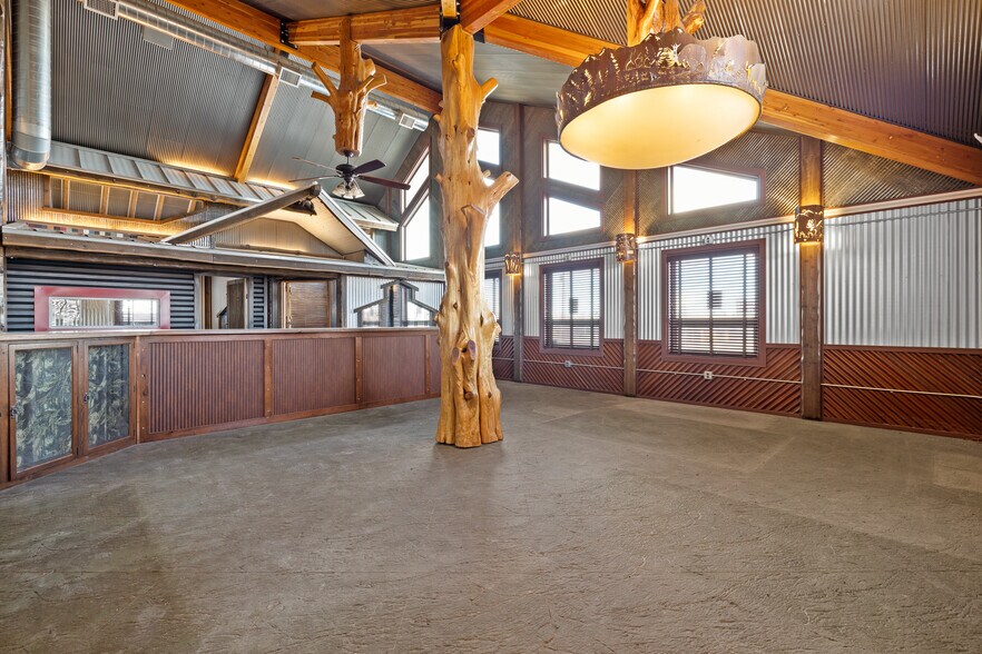 More Photos Of 6797 E Wildcat Rd, Evansville Warehouse For Sale