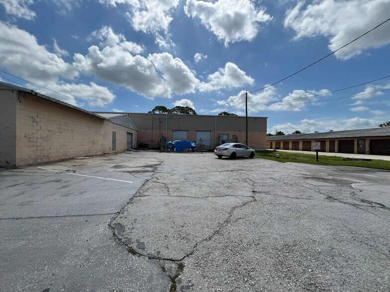 More Photos Of 601 W 27th St, Sanford Freestanding For Sale