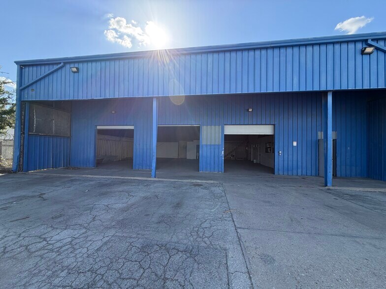 More Photos Of 4749 E Ben White Blvd, Austin Distribution For Lease