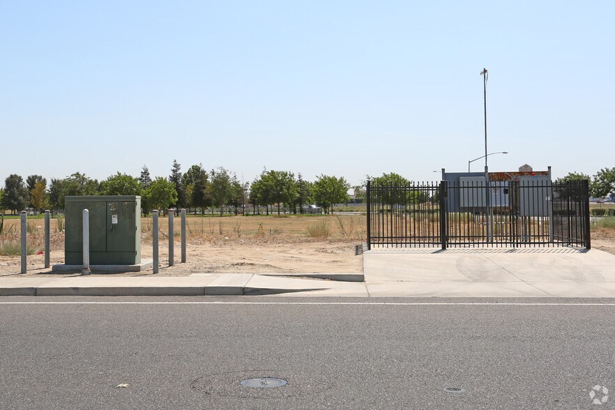 More Photos Of 2530 W Tuolumne Rd, Turlock Land For Lease