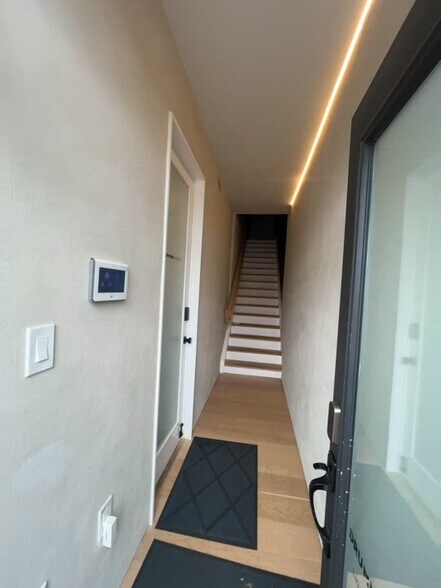 Primary Photo Of 709 D St SE, Washington Storefront For Lease