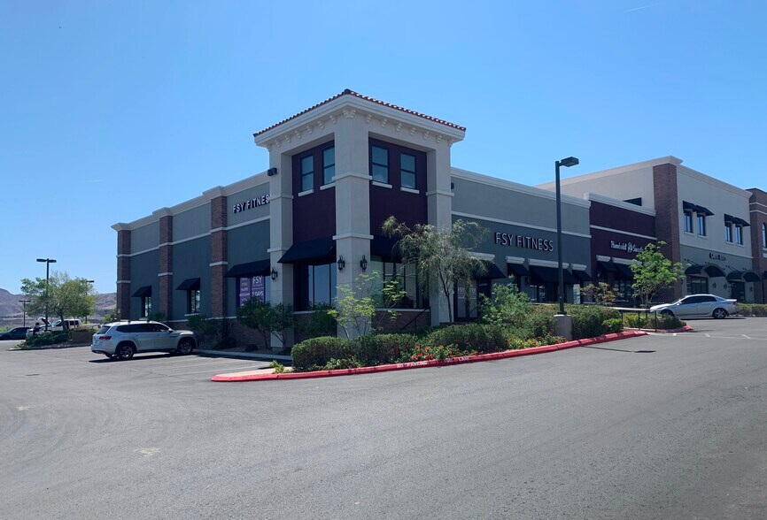 More Photos Of 670 S Green Valley Pky, Henderson Storefront Retail Office For Sale