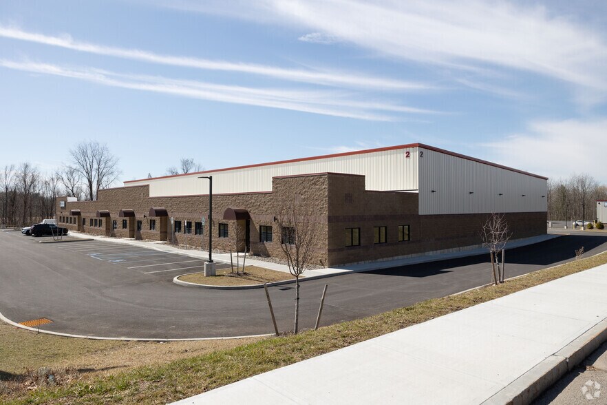 More Photos Of 2 Lear Jet Lane, Latham Light Manufacturing For Lease