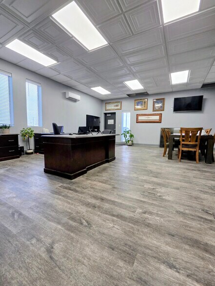 More Photos Of 211 SW Texas Ave, Lawton Warehouse For Sale