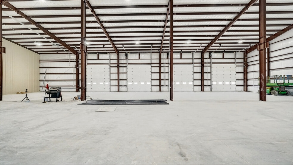 More Photos Of 16510 W Basin St, Odessa Warehouse For Sale