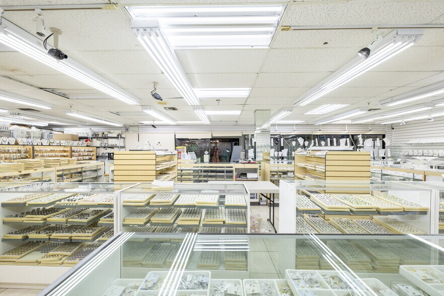 More Photos Of 777 NW 72nd Ave, Miami General Retail For Lease