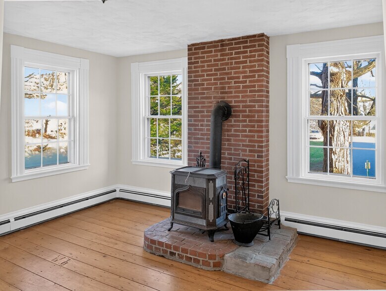 More Photos Of 15 Depot St, Rumney General Retail For Sale
