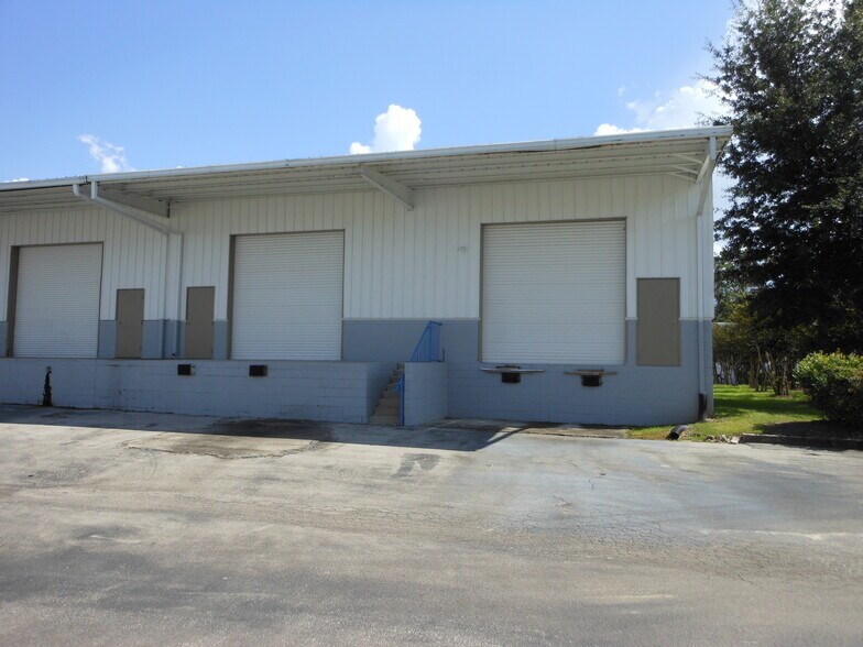 More Photos Of 572-2 Appleyard Dr, Tallahassee Warehouse For Lease