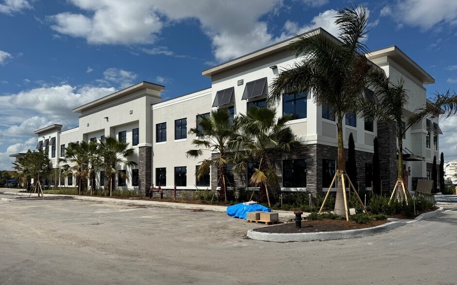 More Photos Of 11530 SW Village Pky, Port Saint Lucie Medical For Lease