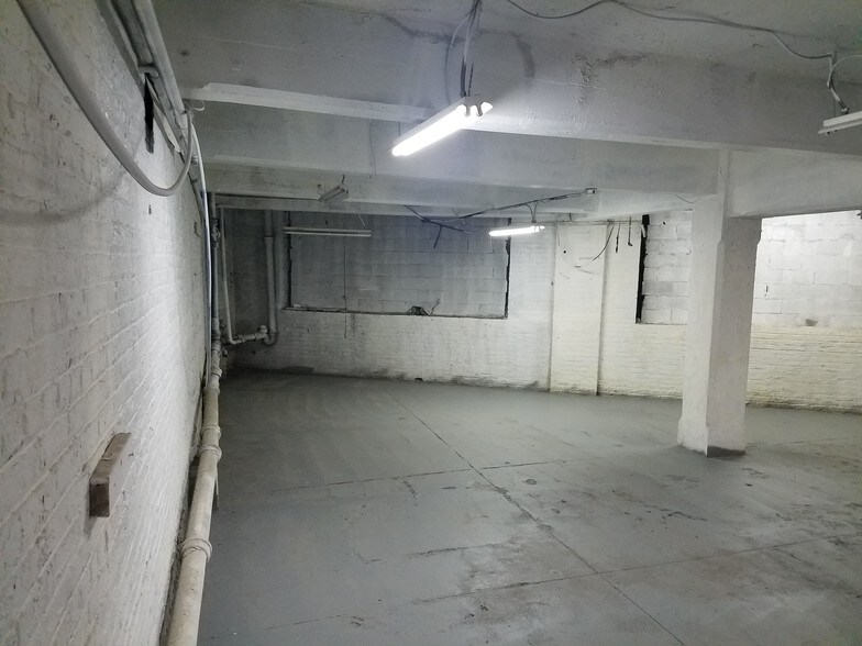 More Photos Of 60 Dickerson St, Newark Light Manufacturing For Lease