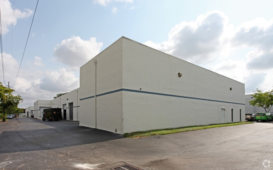 More Photos Of 2101 NW 33rd St, Pompano Beach Unknown For Lease