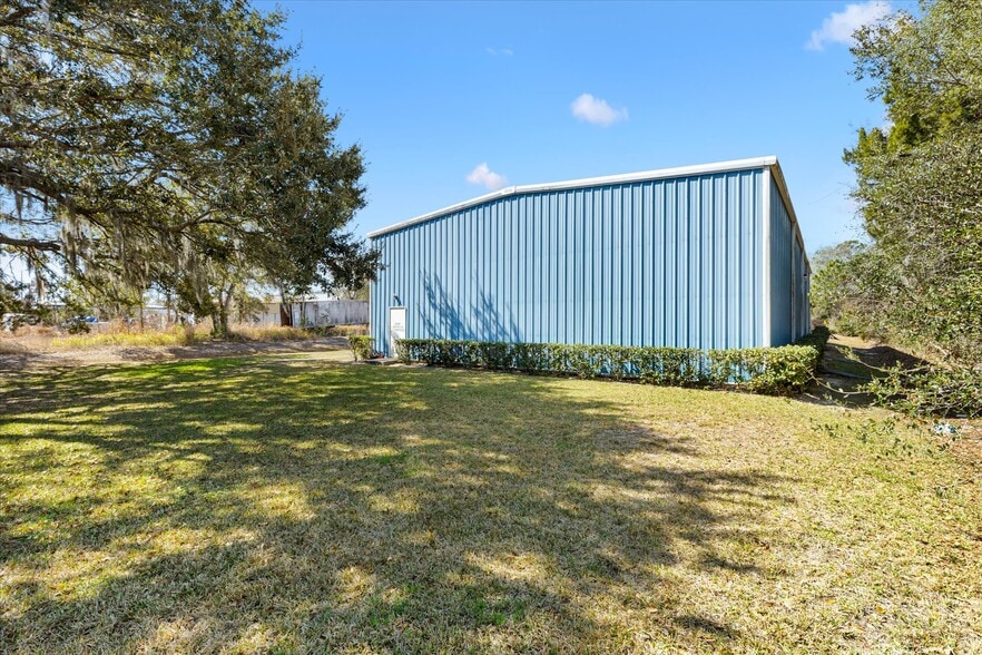 More Photos Of 118 Weber Ave, Leesburg Industrial For Sale
