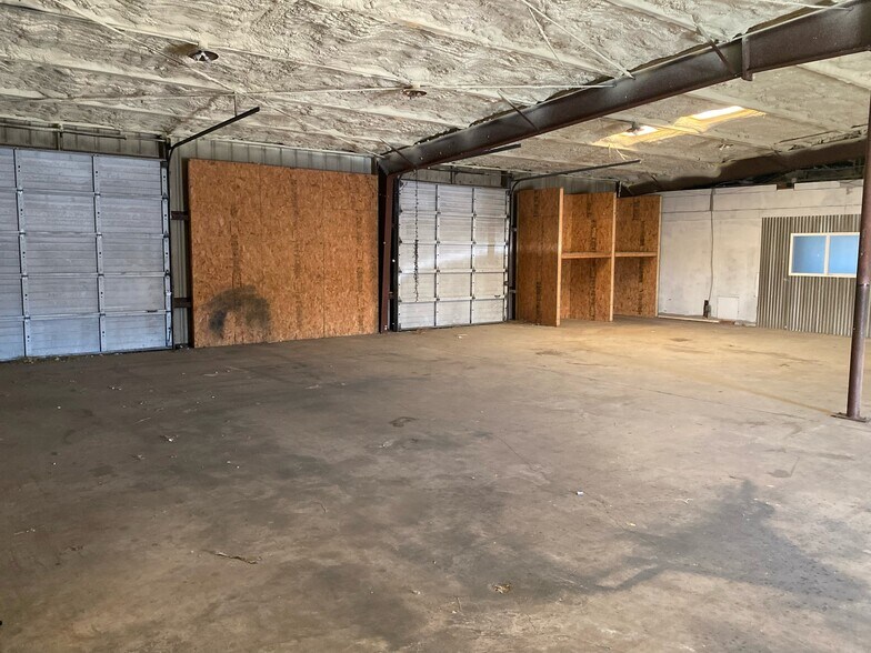 More Photos Of 300 Kelly Dr, Waco Warehouse For Sale