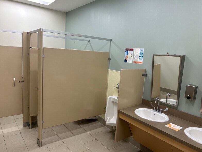 More Photos Of 30 Becker Rd, West Henrietta Showroom For Lease