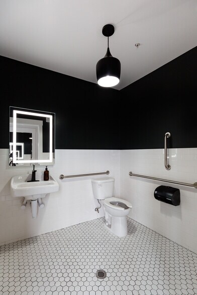 More Photos Of 2204 Washington Blvd, Ogden Storefront For Lease
