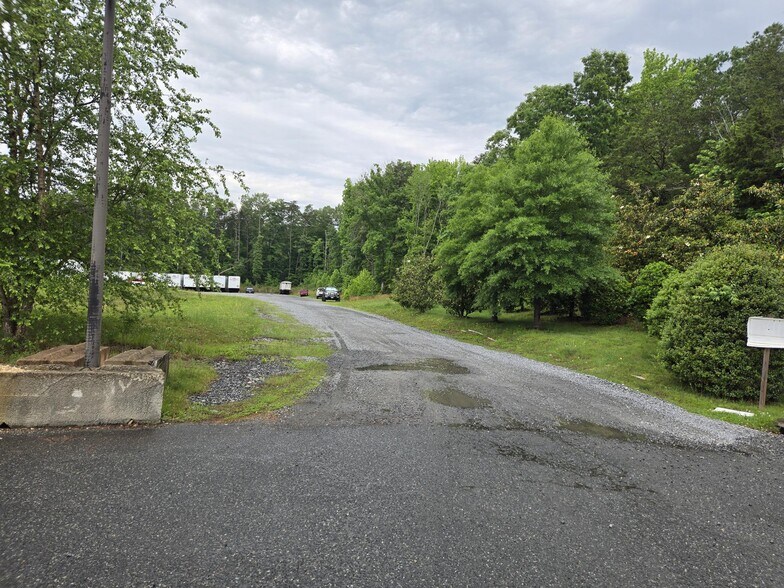 More Photos Of 8110 River Stone Dr, Fredericksburg Warehouse For Lease