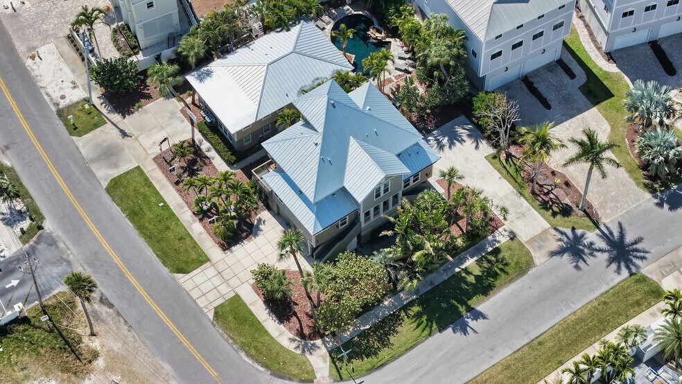 More Photos Of 5610 AVENIDA DEL MARE, Sarasota Specialty For Sale