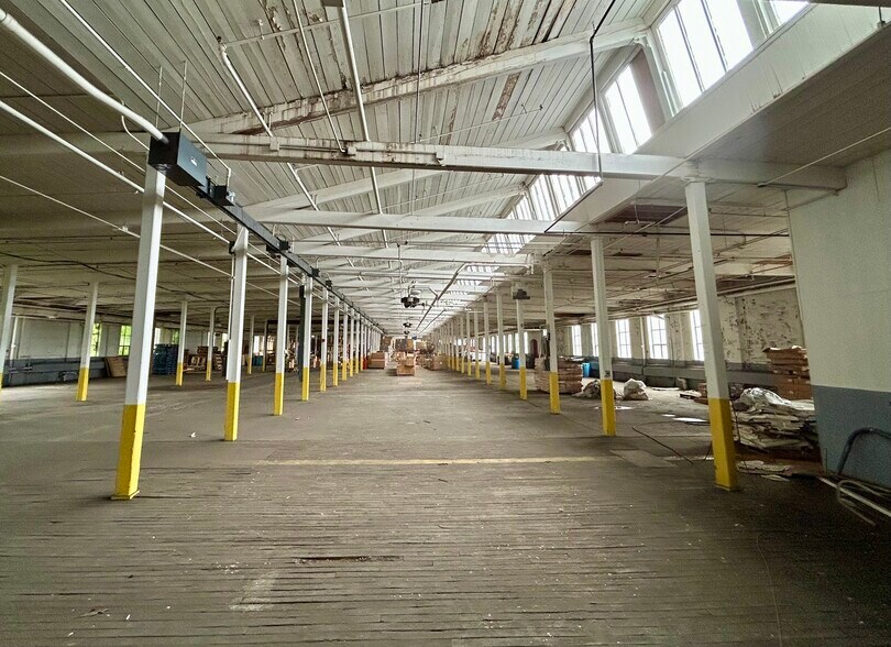 More Photos Of 620 Spring St, North Dighton Warehouse For Lease