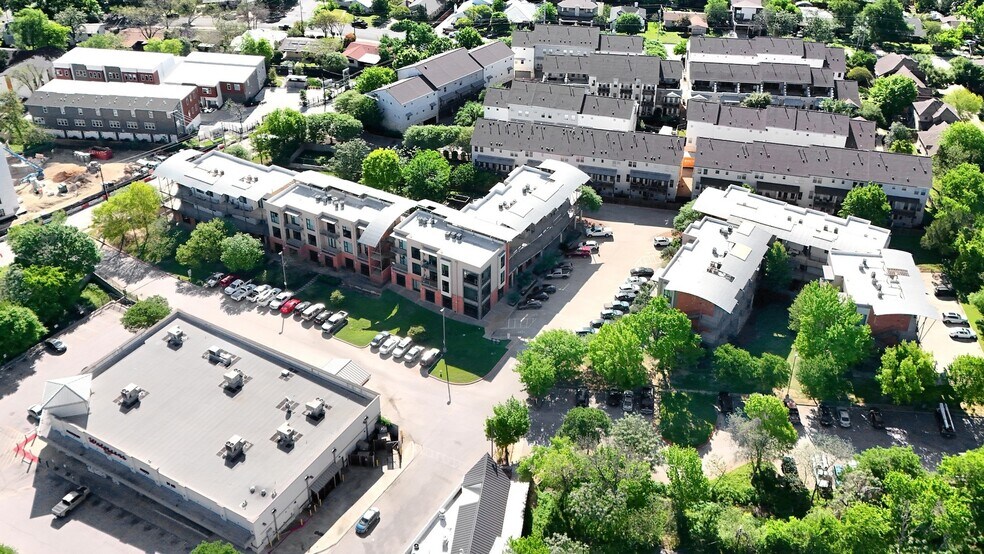 More Photos Of 2525 S Lamar Blvd, Austin Office For Sale