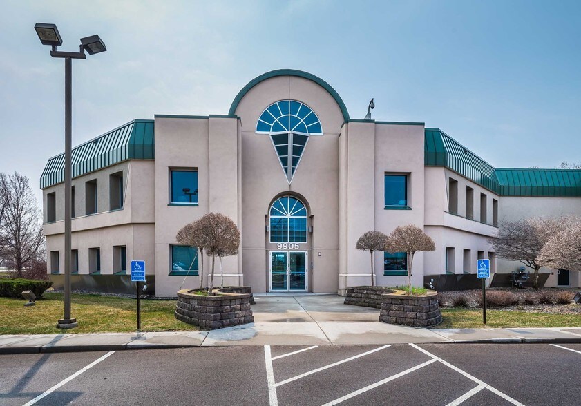 More Photos Of 9905 N 45th Ave, Plymouth Loft Creative Space For Sale