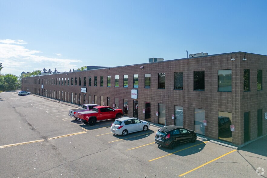 More Photos Of 1338 36th Ave NE, Calgary Warehouse For Lease