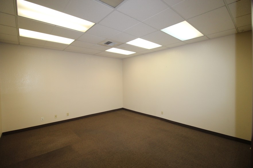 More Photos Of 3505 E Flamingo Rd, Las Vegas Medical For Lease