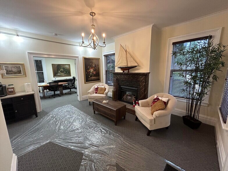 More Photos Of 70 E Main St, Oyster Bay Office Residential For Lease