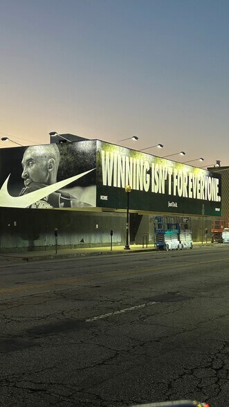 More Photos Of 543 N Fairfax Ave, Los Angeles Loft Creative Space For Lease