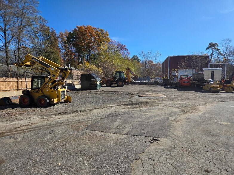 More Photos Of 50 Union Ave, Sudbury Warehouse For Lease