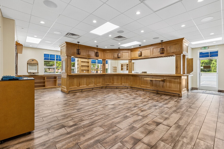 More Photos Of 102 N Rogers St, Aberdeen Restaurant For Sale