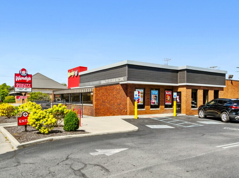 More Photos Of 2620 W Jackson St, Muncie Fast Food For Sale