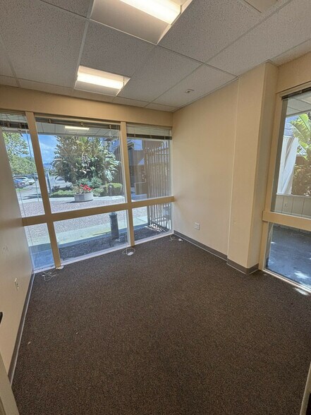 More Photos Of 11 Embarcadero West, Oakland Office For Sale