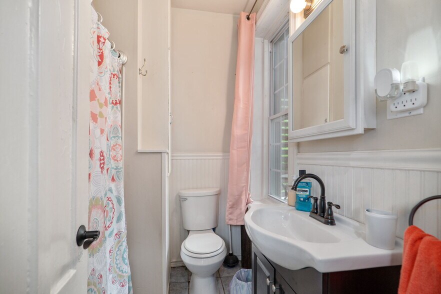 More Photos Of 462-470 2nd Ave, Troy Storefront Retail Residential For Sale