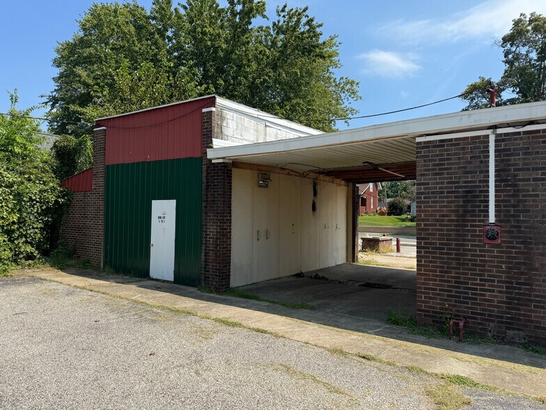 More Photos Of 800 3rd St, Boonville Carwash For Sale