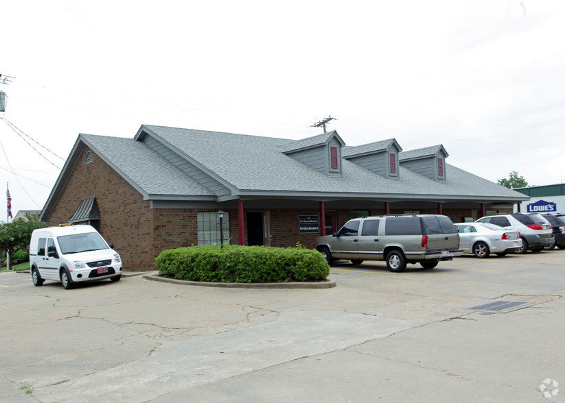 Primary Photo Of 200 Highway 51 N, Batesville Office For Lease