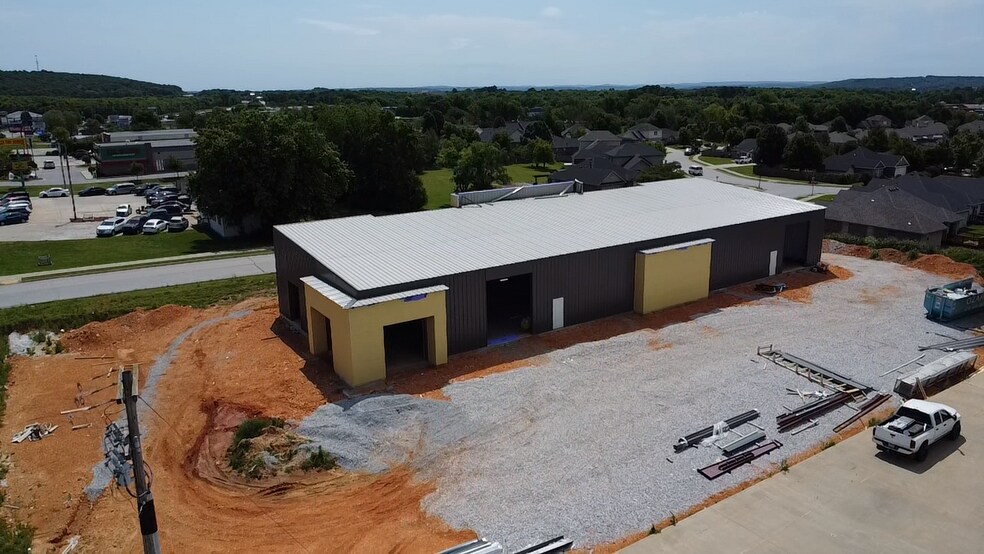 Primary Photo Of 2919 E Robinson Ave, Springdale Industrial For Lease