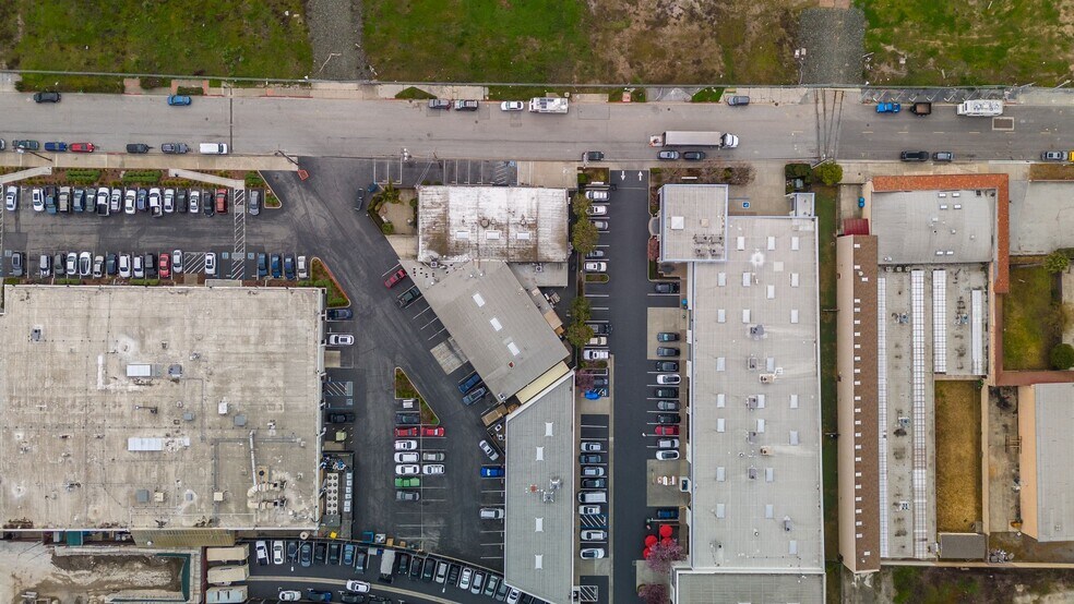 More Photos Of 1010 Commercial St, San Carlos Research And Development For Lease