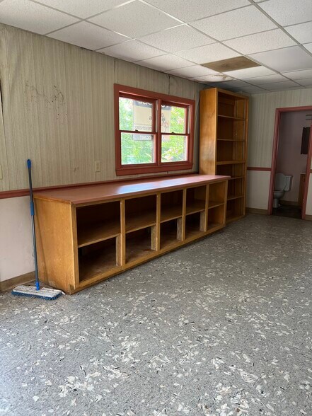 More Photos Of 988 Highway 75, Hiawassee Office For Sale