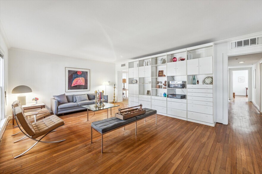 More Photos Of 2039 South Blvd, Houston Apartments For Sale