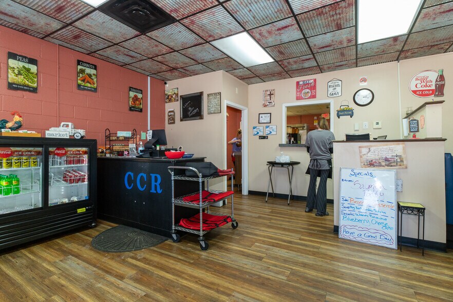 More Photos Of 218 Main St, Grover General Retail For Sale