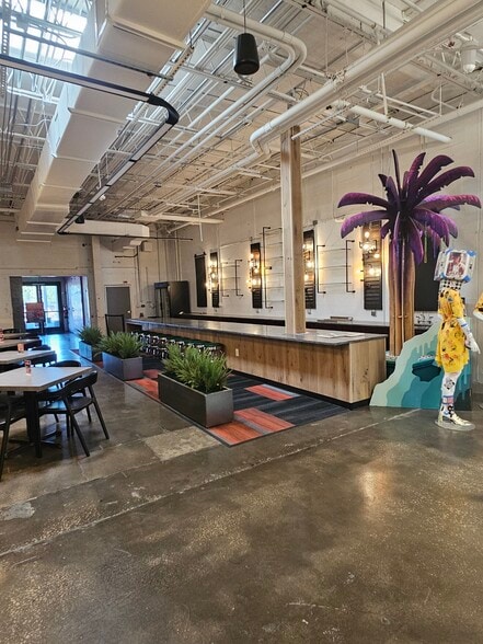 More Photos Of 2606 Fairfield Ave S, Saint Petersburg Light Manufacturing For Lease