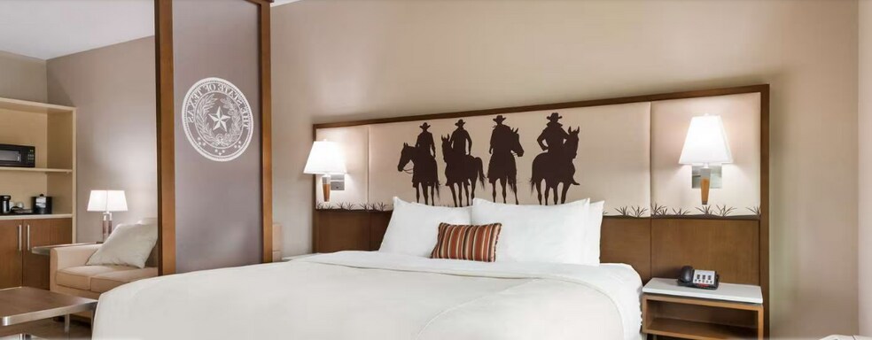 More Photos Of 711 Main St, Bandera Hotel For Sale