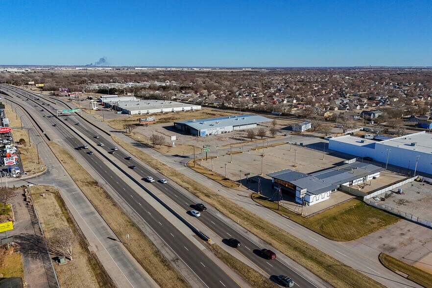 More Photos Of 11209 W Kellogg, Wichita Auto Dealership For Sale