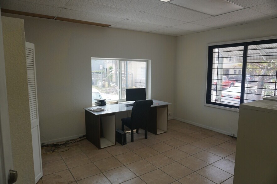 More Photos Of 1110 2nd Ave S, Lake Worth Warehouse For Sale