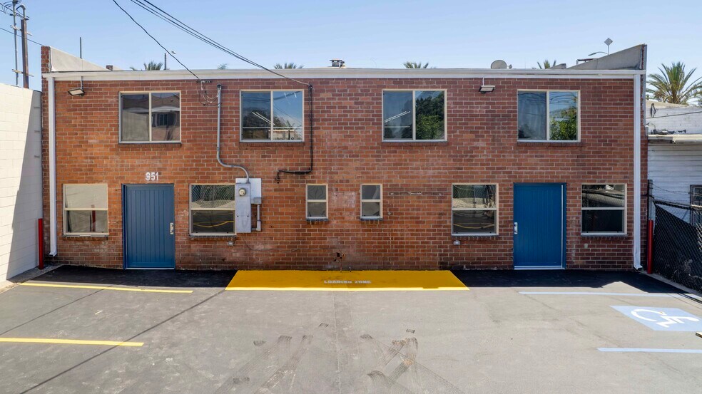 More Photos Of 951 S La Brea Ave, Inglewood Storefront For Sale