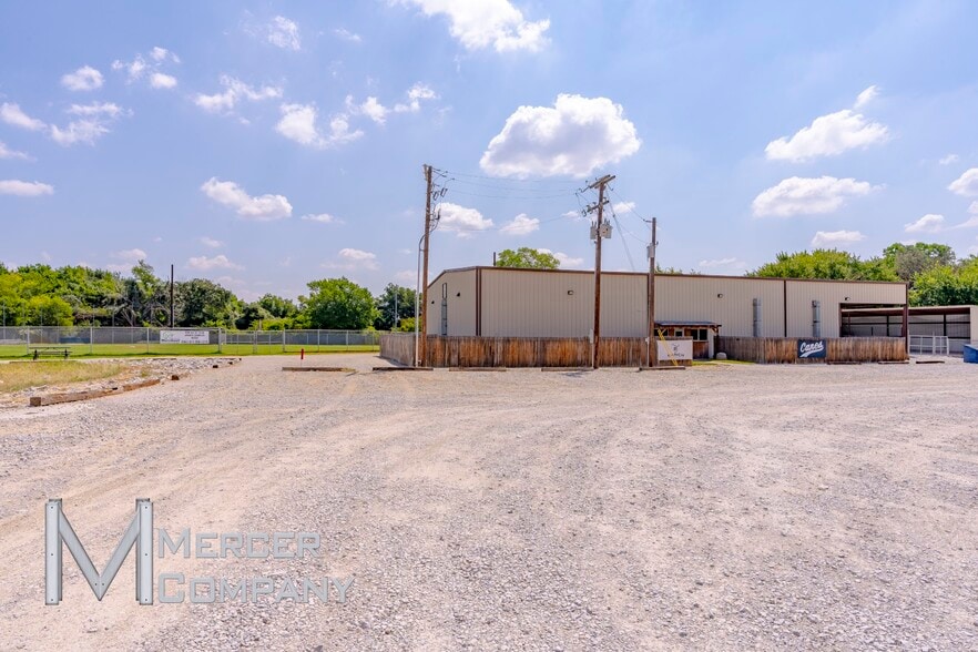 More Photos Of 3984 N US Highway 287, Alvord Warehouse For Sale